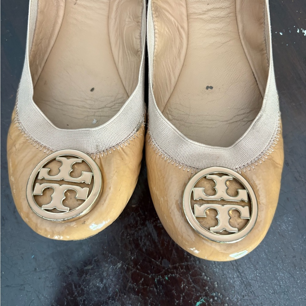 Tory Burch Tan Leather Flats with Iconic Logo